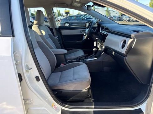 Used 2018 Toyota Corolla LE FWD image 9