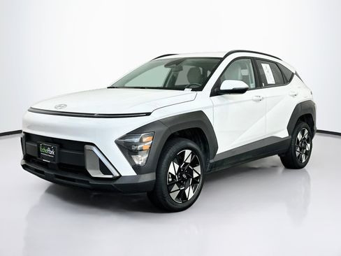 Used 2025 Hyundai Kona SEL AWD/4WD image 3