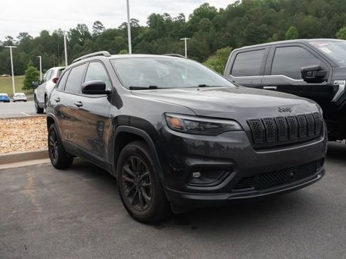 Used 2023 Jeep Cherokee Altitude Lux AWD/4WD image 3