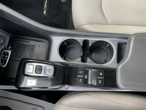 Used 2021 Hyundai Sonata Limited w/ Preferred Accessory Package FWD image 21