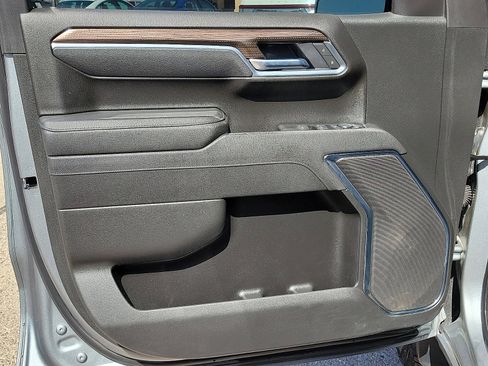 Used 2025 Chevrolet Silverado 1500 LT Trail Boss AWD/4WD image 11