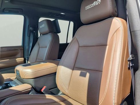 Used 2024 Chevrolet Suburban High Country AWD/4WD image 22