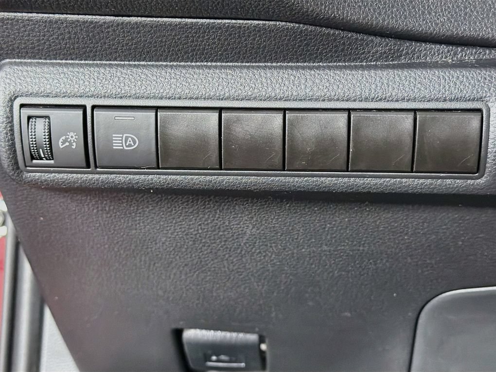 Used 2022 Toyota Corolla LE w/ LE Convenience Package FWD image 14