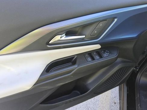 Used 2025 Chevrolet Equinox EV LT image 6