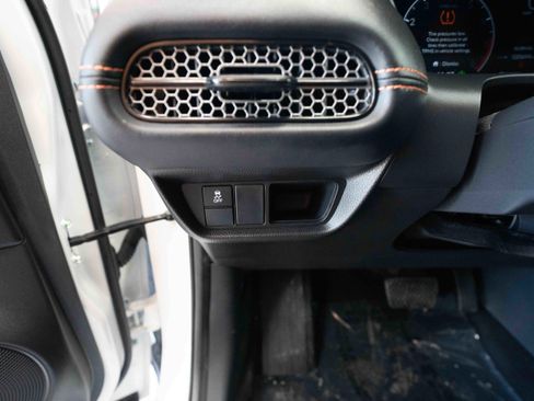 Used 2025 Honda HR-V Sport image 11