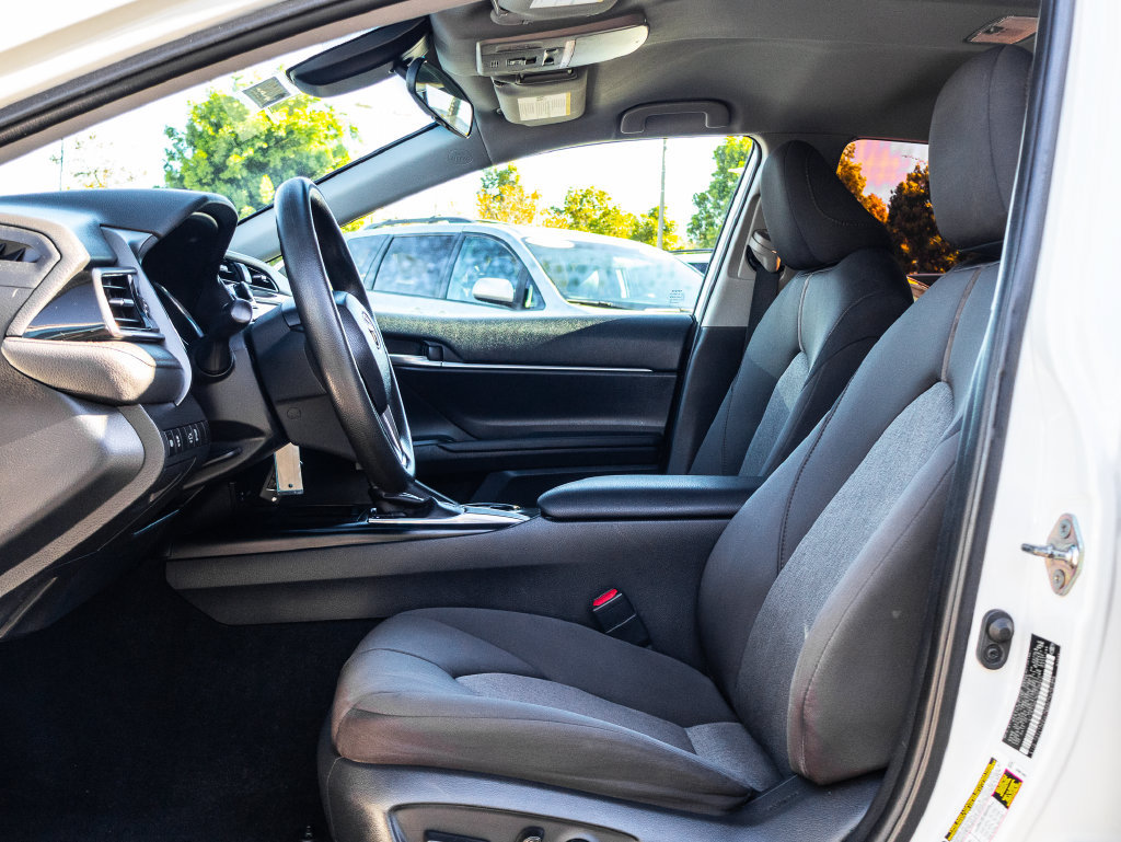Used 2019 Toyota Camry LE FWD image 11
