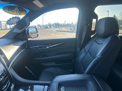 Used 2020 Cadillac Escalade Platinum image 25