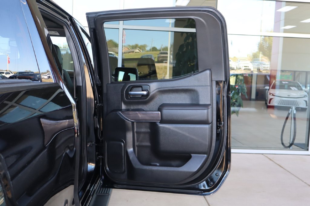 Used 2021 Chevrolet Silverado 1500 LTZ AWD/4WD image 39