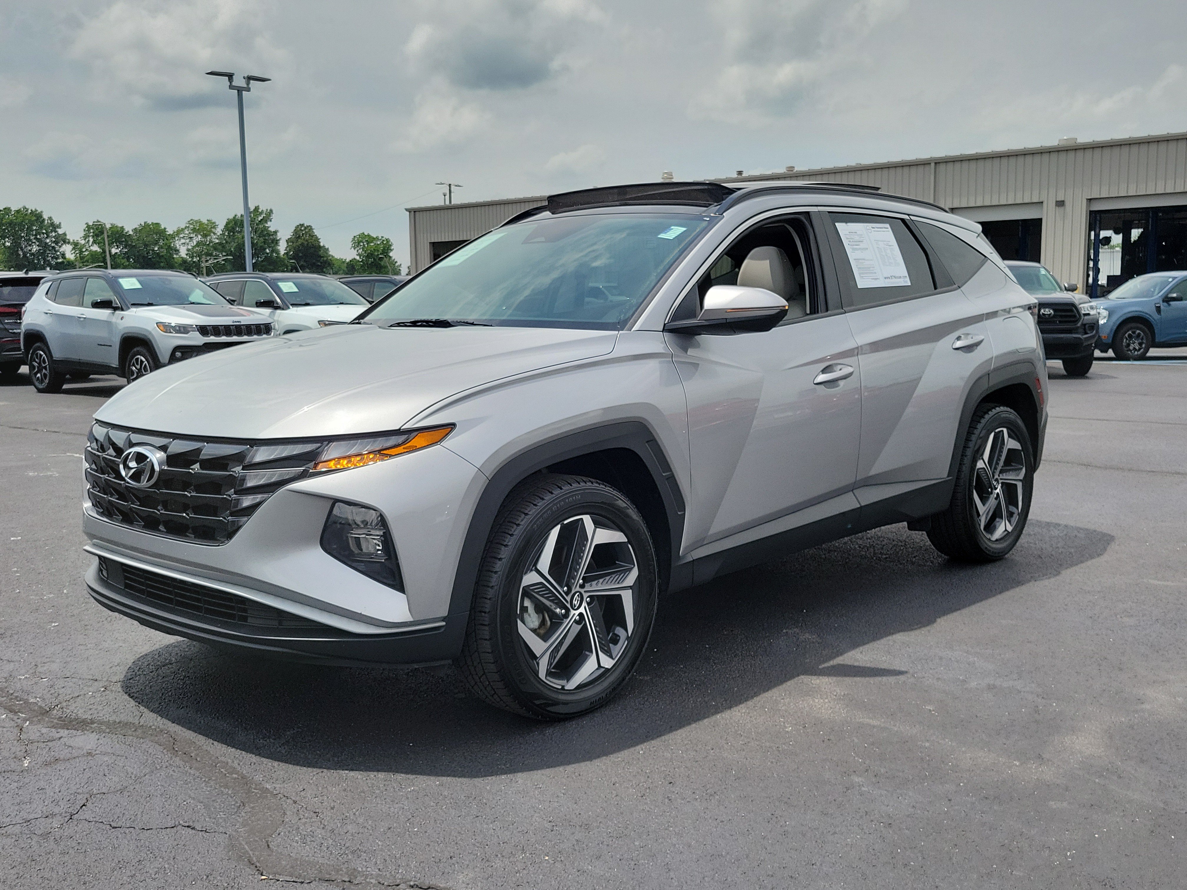 Used 2023 Hyundai Tucson SEL AWD/4WD image 2