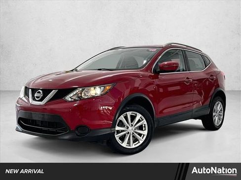 Used 2018 Nissan Rogue Sport SV FWD image 1