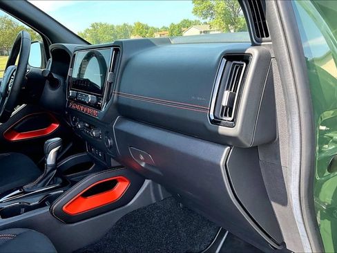 Used 2025 Nissan Frontier PRO-4X AWD/4WD image 15