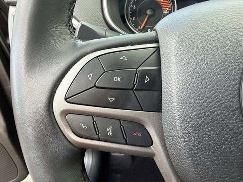 Used 2019 Jeep Cherokee Limited FWD image 29