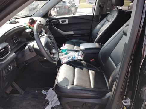 Used 2023 Ford Explorer XLT w/ Equipment Group 202A AWD/4WD image 11