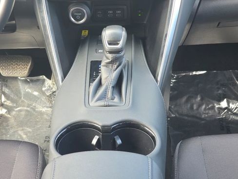 Used 2023 Toyota Venza LE AWD/4WD image 15