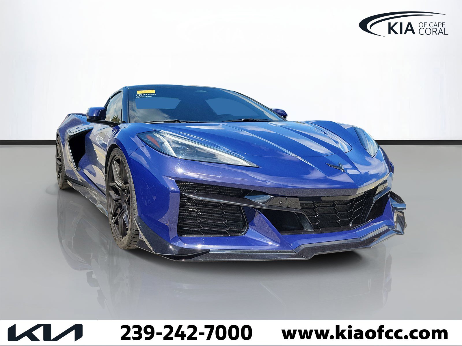 Used 2025 Chevrolet Corvette Z06 RWD image 2