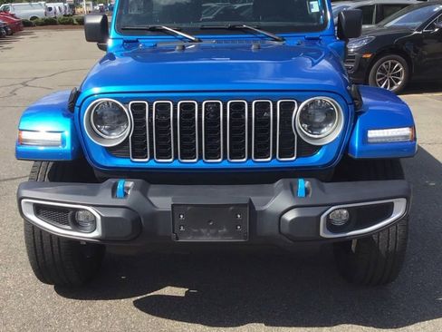 Used 2024 Jeep Wrangler Unlimited Sahara w/ Technology Group AWD/4WD image 1