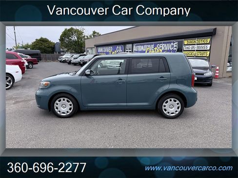 Used 2009 Scion xB FWD image 1