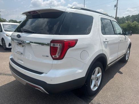 Used 2016 Ford Explorer XLT w/ Equipment Group 202A AWD/4WD image 5