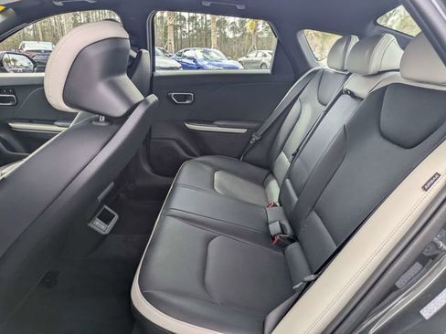 Used 2025 Kia K4 GT-Line w/ GT-Line Premium Package image 12