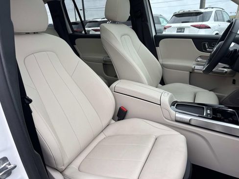 Used 2026 Mercedes-Benz GLB 250 image 12