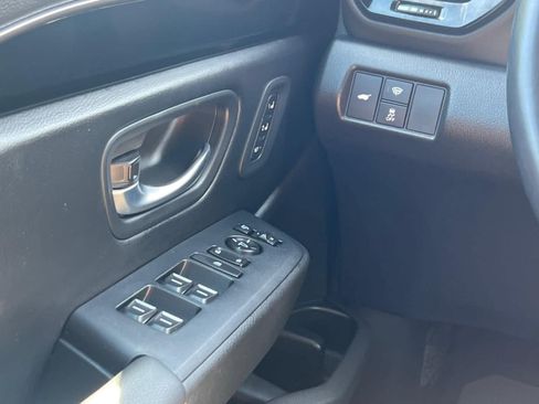 Used 2025 Honda Pilot TrailSport image 19