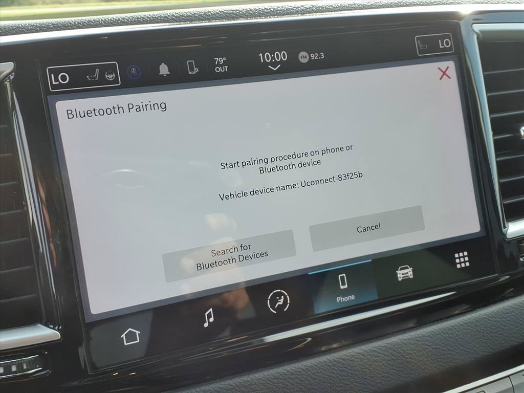 Used 2023 Chrysler Pacifica Touring-L FWD image 10