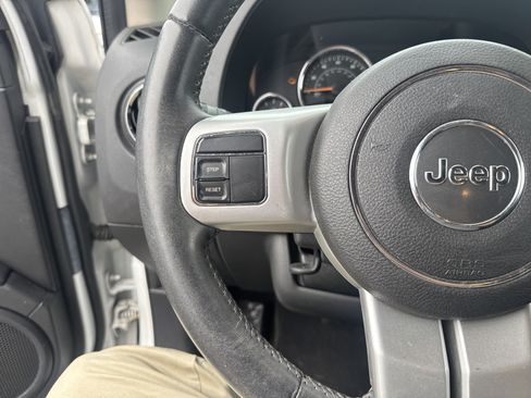 Used 2016 Jeep Compass High Altitude AWD/4WD image 18