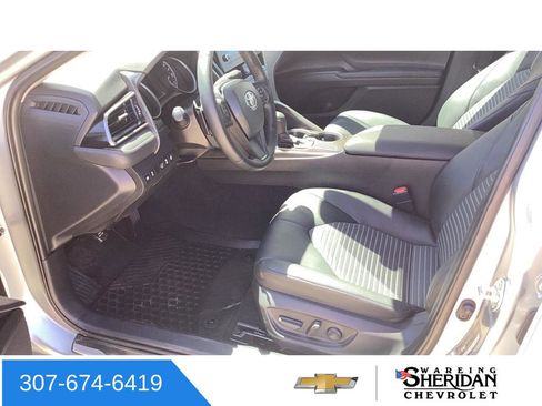 Used 2022 Toyota Camry SE FWD image 8