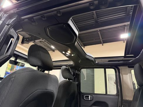 Used 2020 Jeep Wrangler Unlimited Sahara w/ Uconnect 4C Nav & Sound Group AWD/4WD image 47