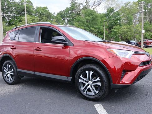 Certified 2018 Toyota RAV4 LE image 10