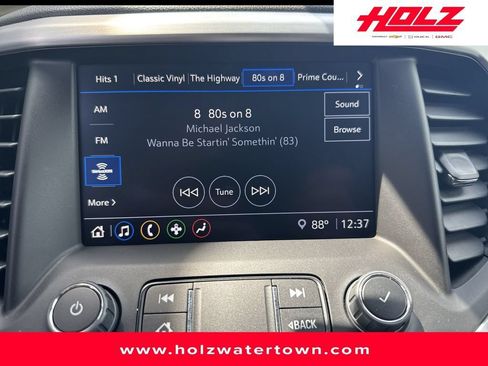 Certified 2023 GMC Acadia SLE w/ Driver Convenience Package AWD/4WD image 15