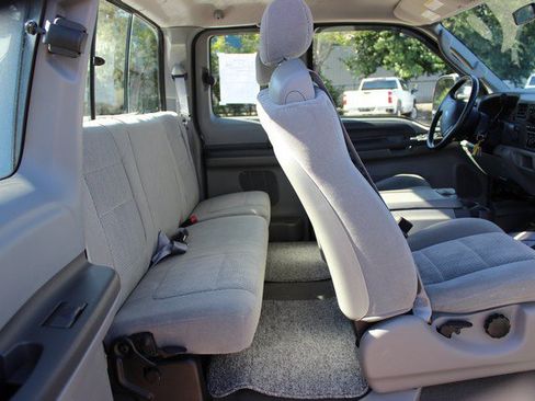 Used 2003 Ford F250 XLT AWD/4WD image 16