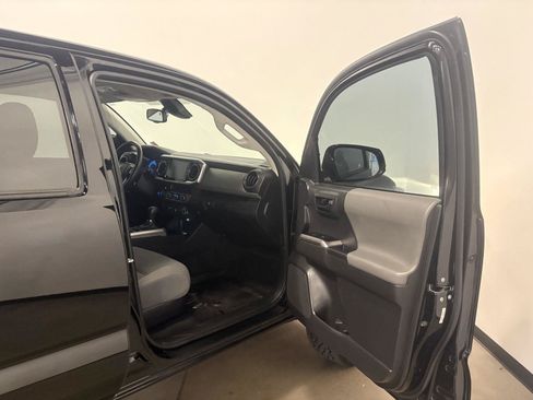 Used 2023 Toyota Tacoma SR5 AWD/4WD image 39