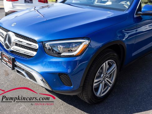 Used 2022 Mercedes-Benz GLC 300 4MATIC w/ Premium Package Lite image 9