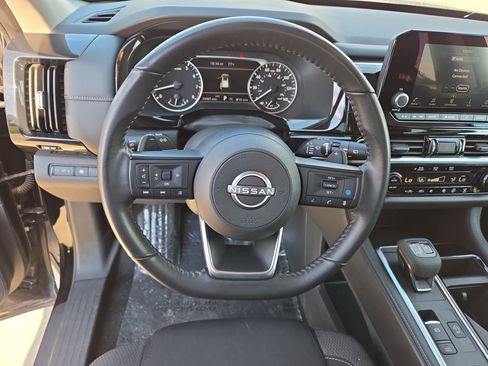 Certified 2024 Nissan Pathfinder SV image 33