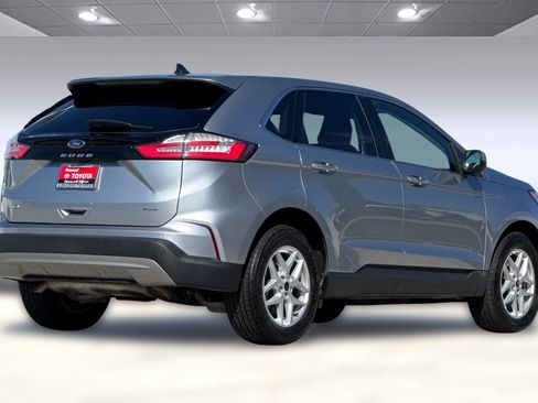 Used 2023 Ford Edge SEL image 3
