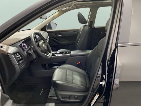 Certified 2023 Nissan Rogue SV w/ SV Premium B Package AWD/4WD image 9