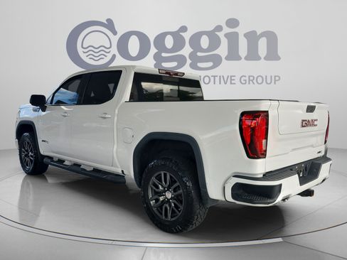 Used 2021 GMC Sierra 1500 AT4 w/ AT4 Value Package AWD/4WD image 3