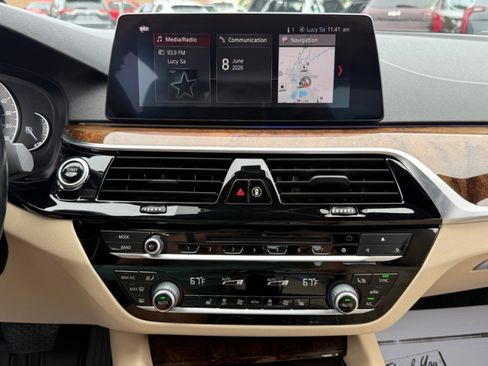 Used 2019 BMW 530e xDrive w/ Convenience Package AWD/4WD image 13