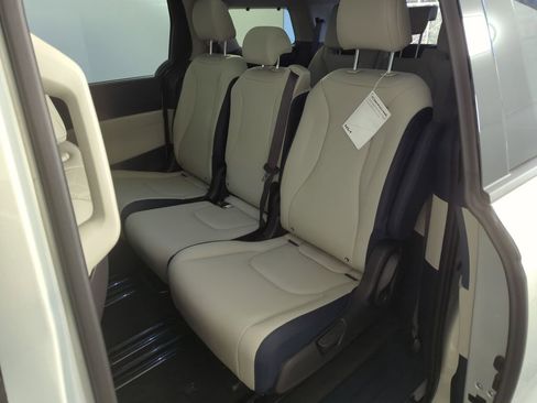 New 2026 Kia Carnival SX image 29