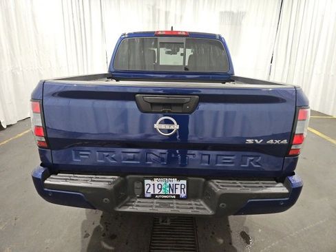 Used 2022 Nissan Frontier SV image 4
