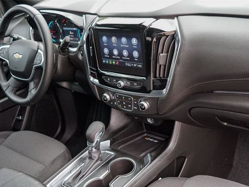 Used 2023 Chevrolet Traverse LT w/ Rear Camera Mirror Package AWD/4WD image 33