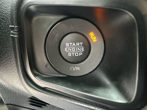 Used 2024 Jeep Wrangler Unlimited Sahara AWD/4WD image 32