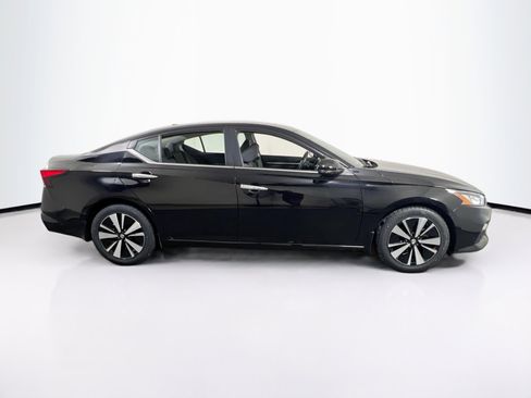 Used 2021 Nissan Altima 2.5 SV w/ SV Premium Package image 4