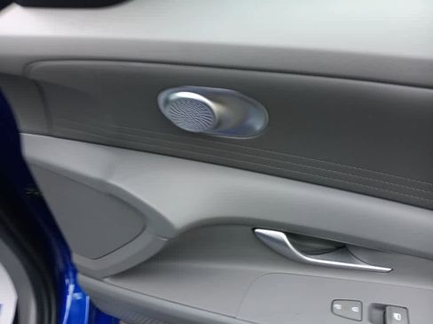 Used 2024 Hyundai Elantra SEL FWD image 29