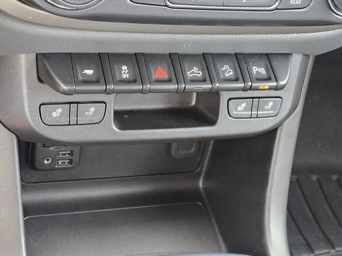 Used 2019 Chevrolet Colorado Z71 image 18