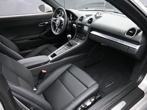 Used 2024 Porsche 718 Cayman image 27