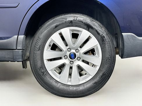 Used 2018 Subaru Outback 2.5i Premium image 11