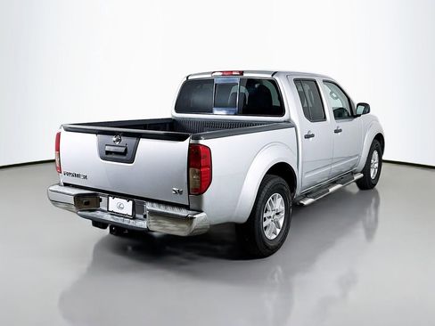 Used 2019 Nissan Frontier SV image 5