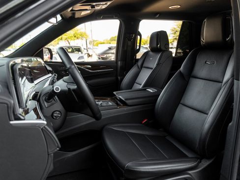Used 2024 Cadillac Escalade Luxury w/ LPO, Floor Liner Package RWD image 21